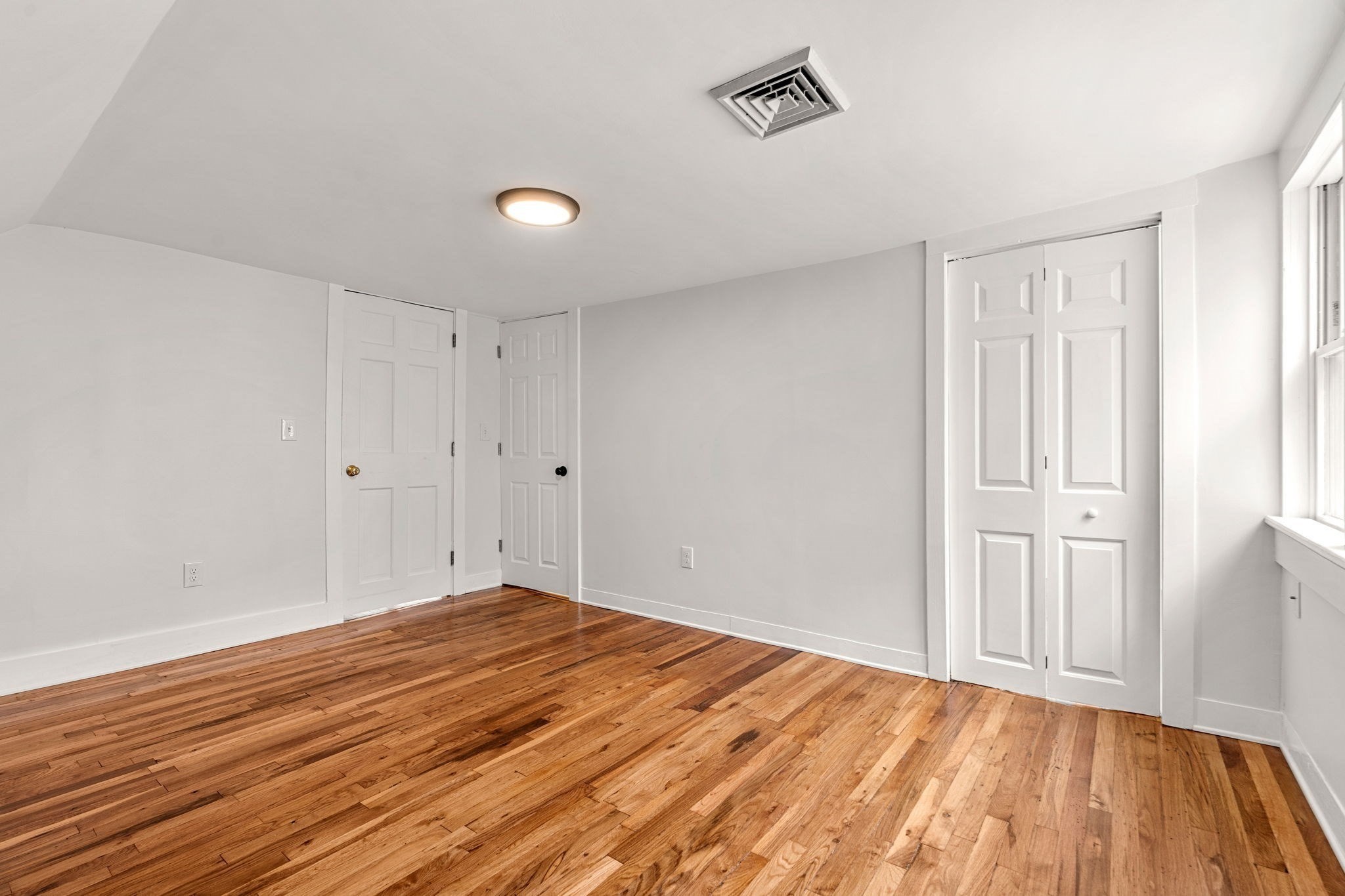 17 Cottage Street Property Photo 16