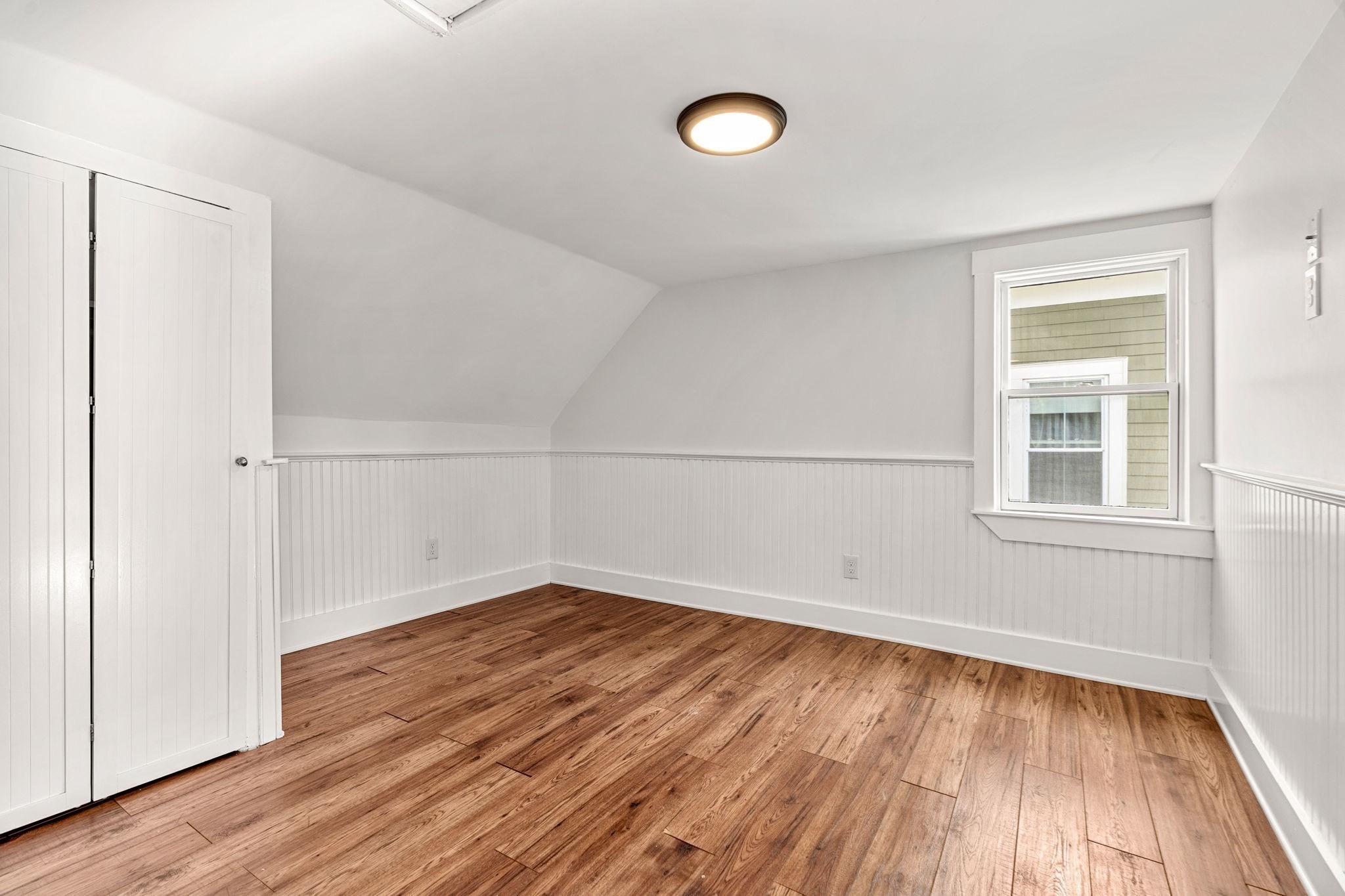 17 Cottage Street Property Photo 19