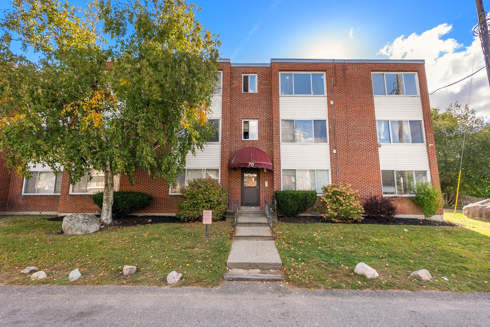 75 Colonel Bell Dr # 12 Property Photo 1