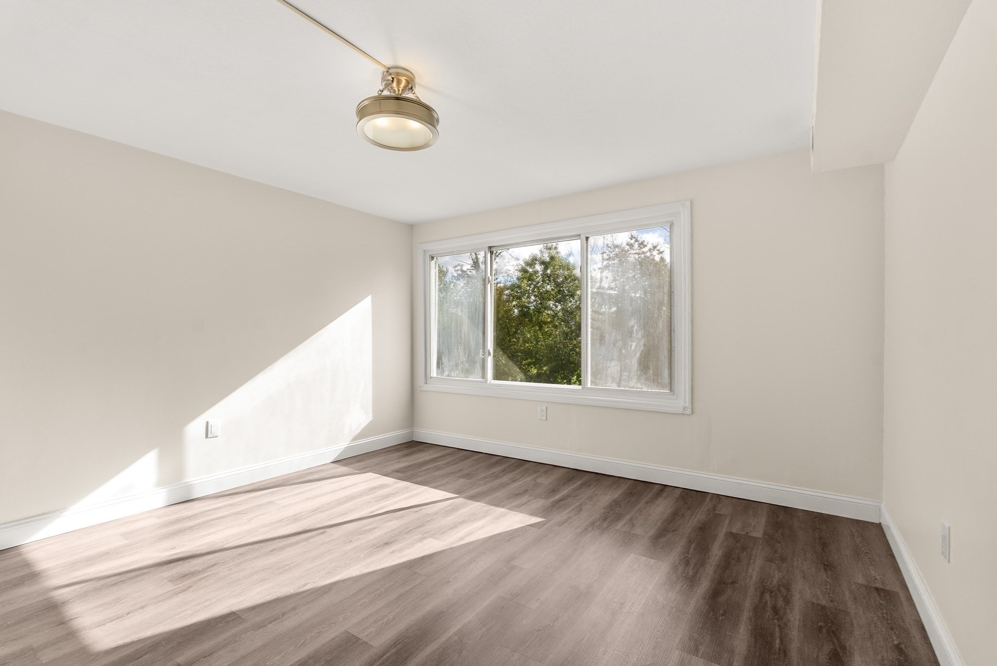 75 Colonel Bell Dr # 12 Property Photo 12
