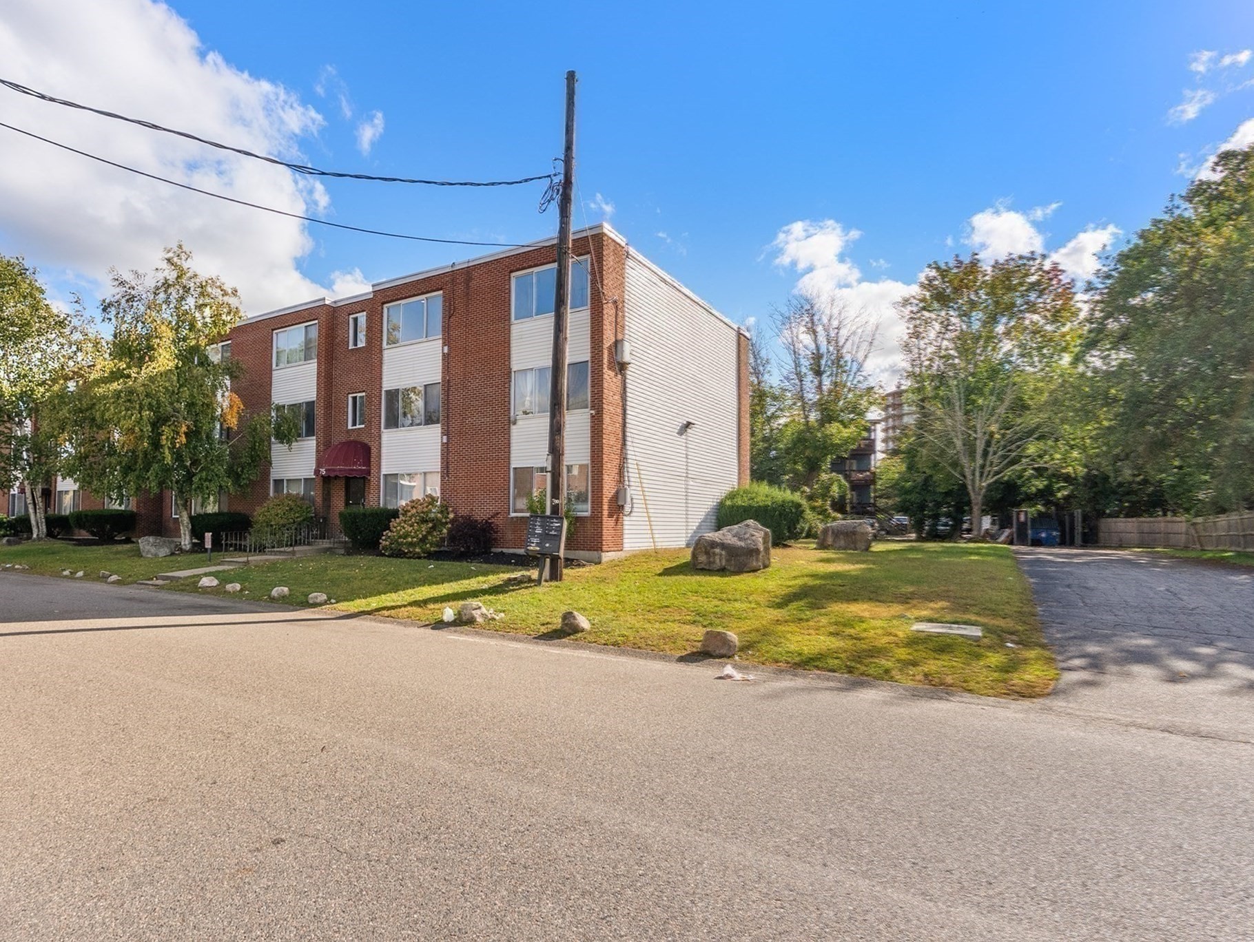 75 Colonel Bell Dr # 12 Property Photo 16