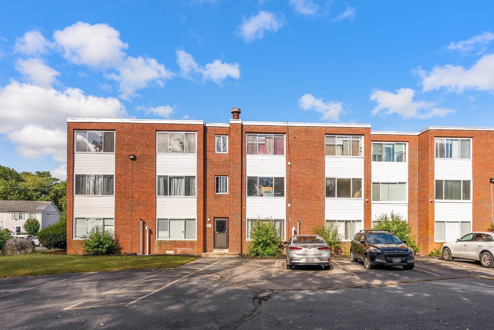 75 Colonel Bell Dr # 12 Property Photo 18