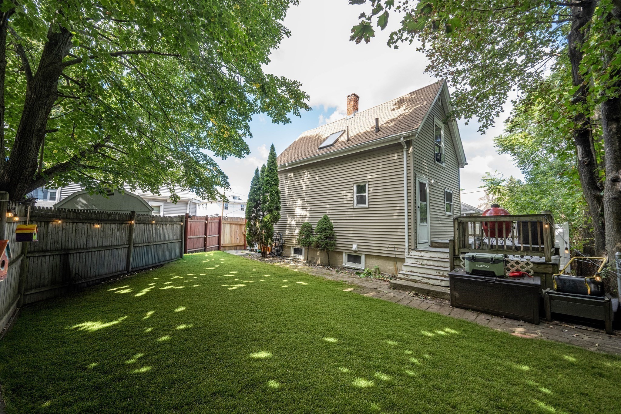 20 Ames St Property Photo 1