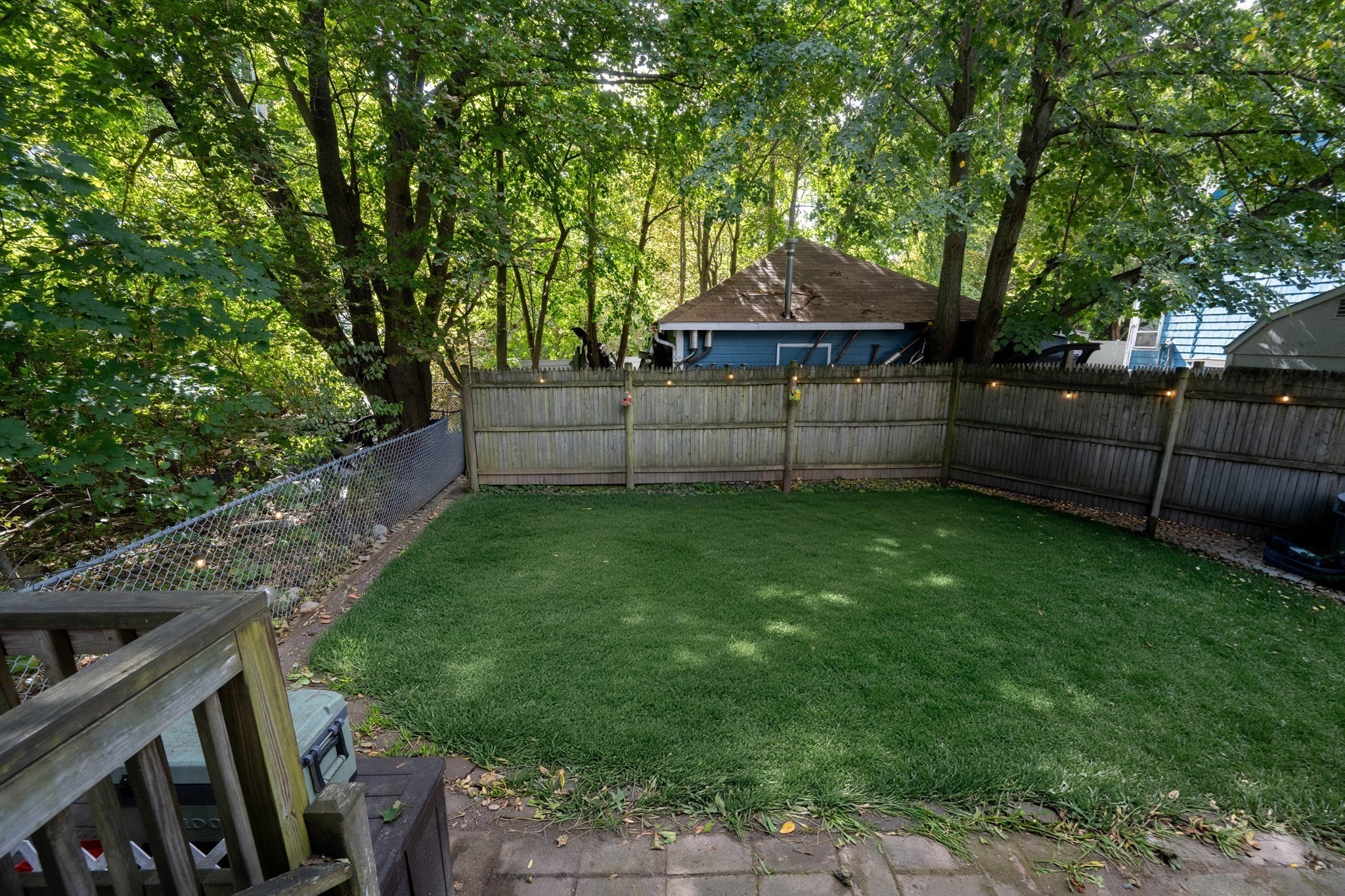 20 Ames St Property Photo 3