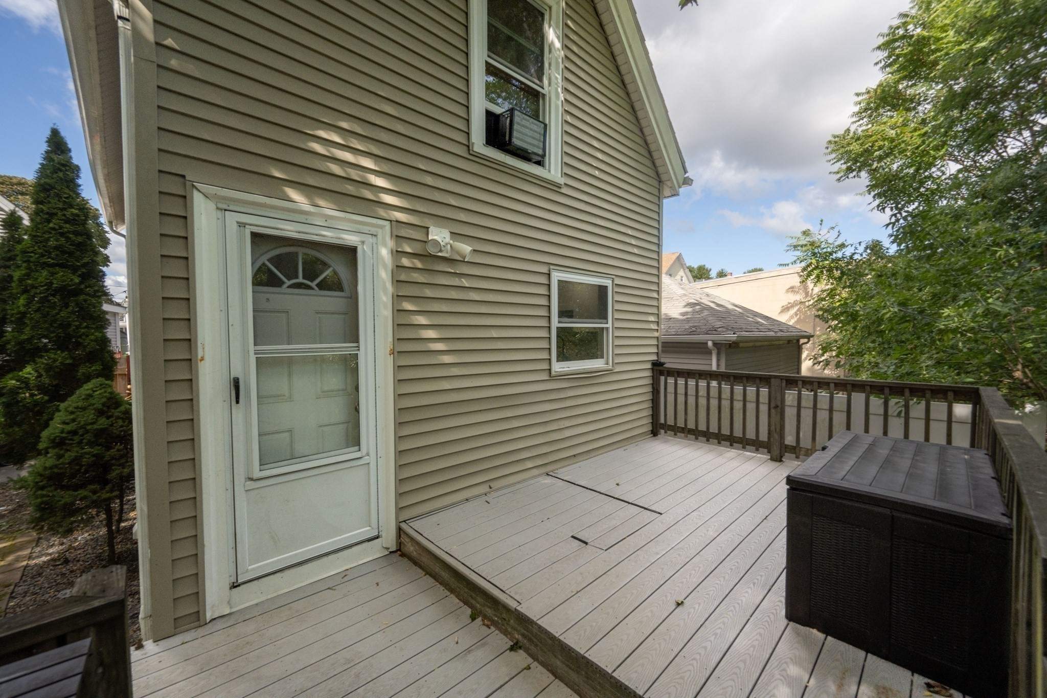 20 Ames St Property Photo 6