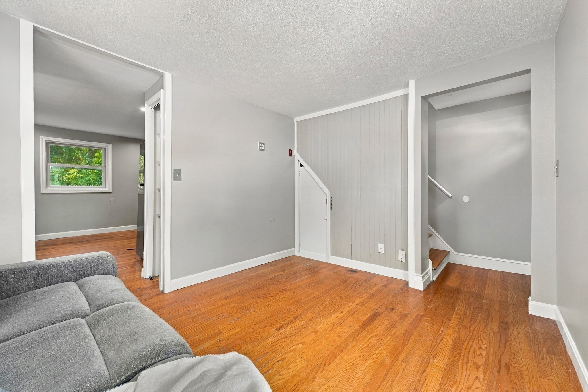 20 Ames St Property Photo 13
