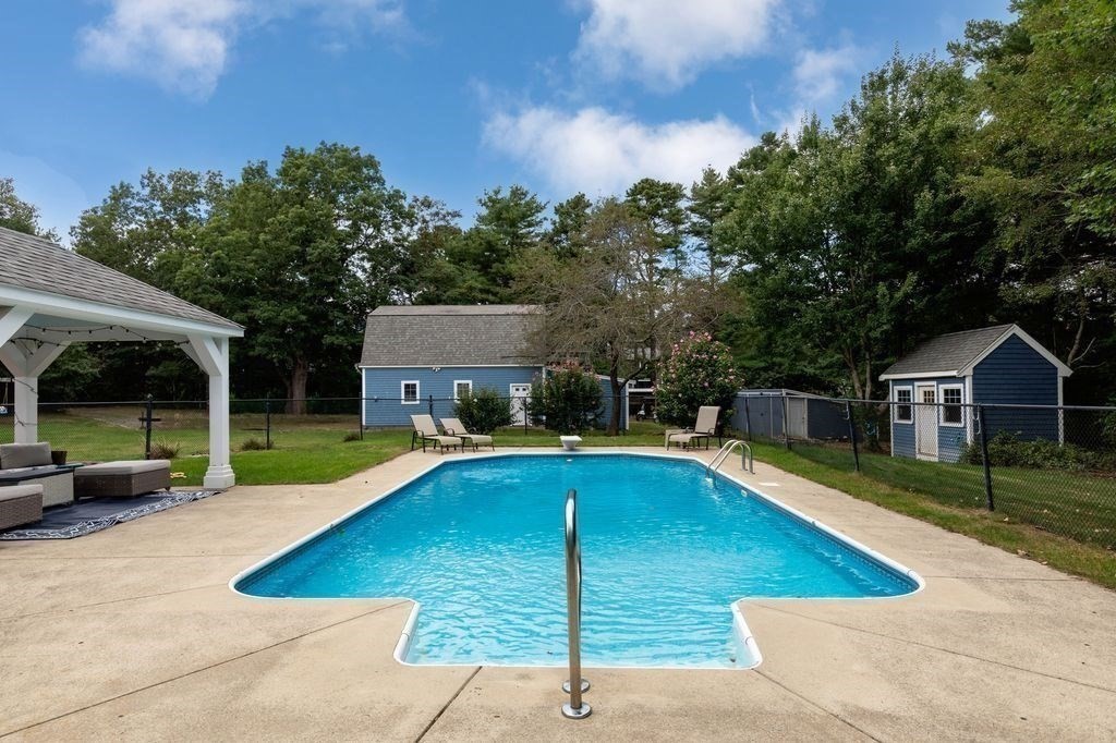 55 Bay Farm Drive Property Photo 39