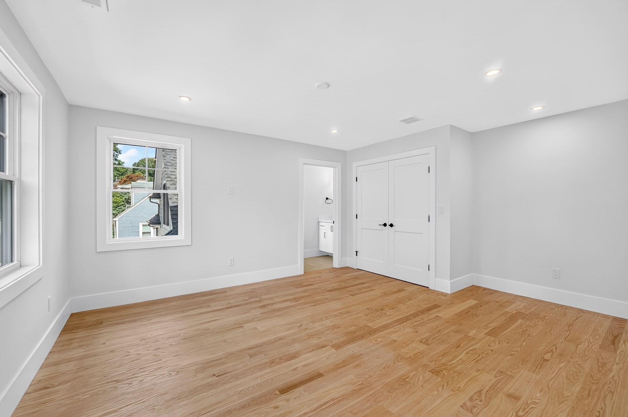 98 Falcon Street Property Photo 24