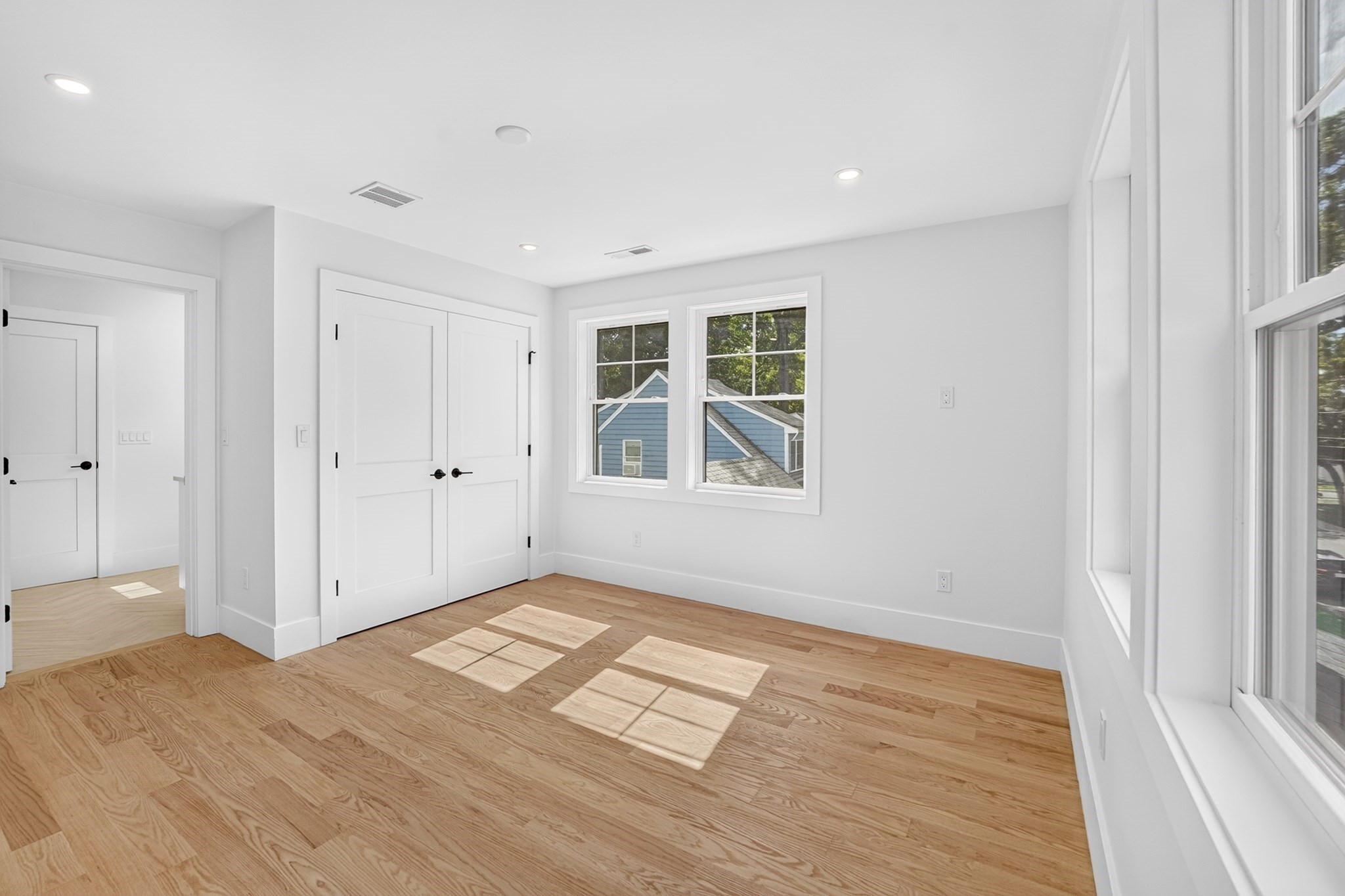 98 Falcon Street Property Photo 26