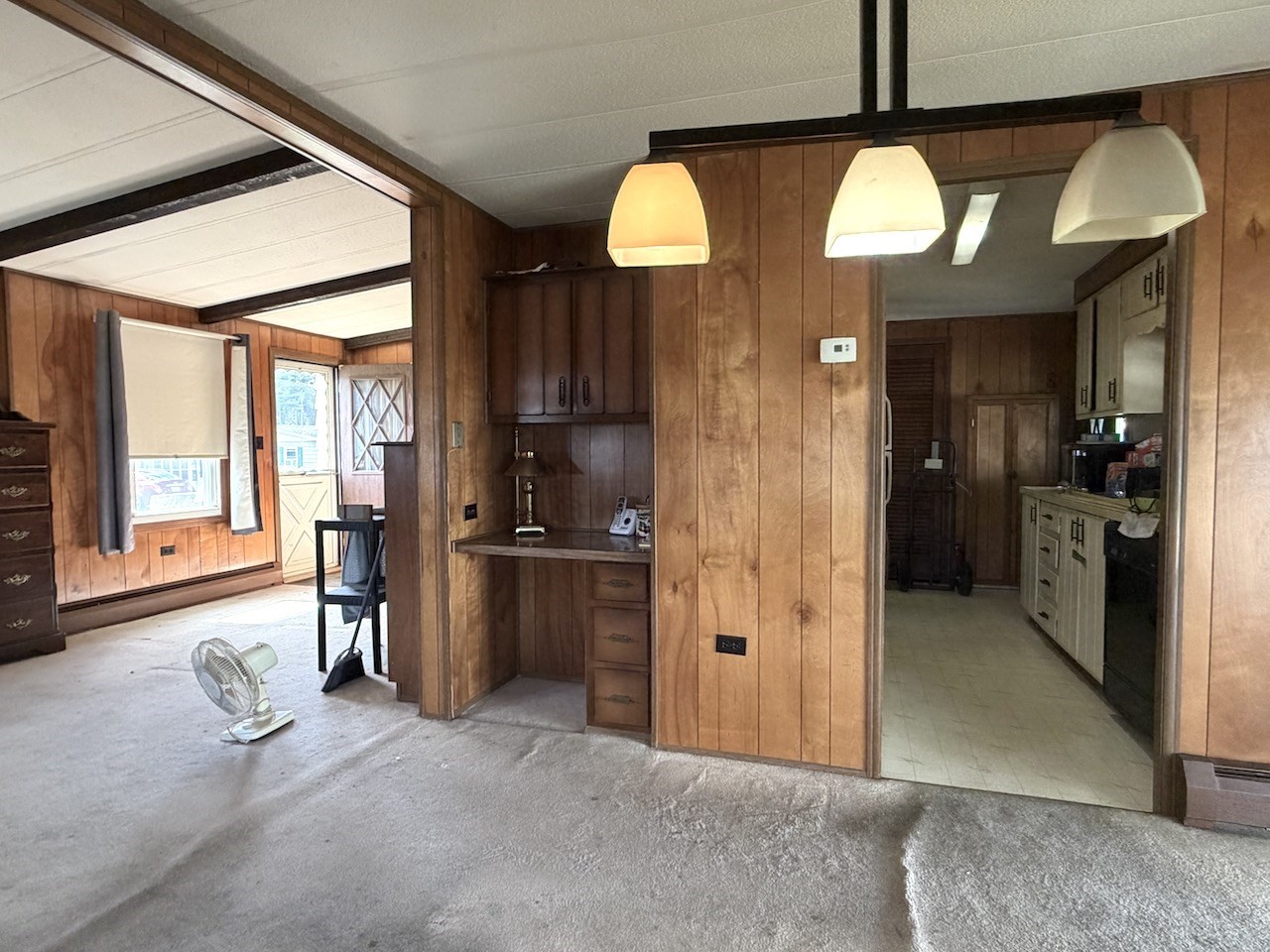 2 Jeffrey Lane Property Photo 14