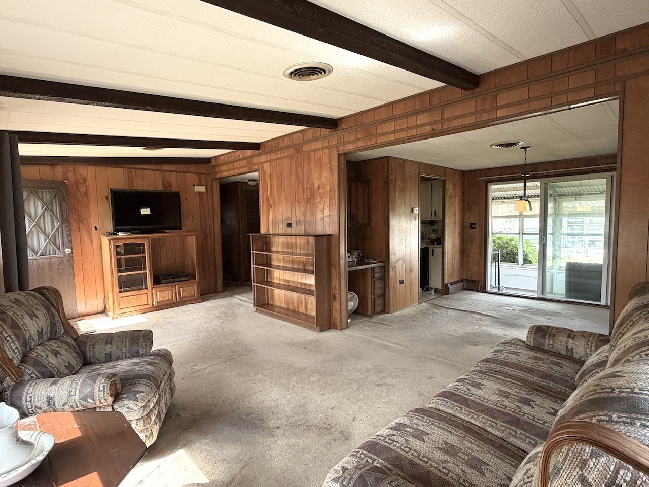2 Jeffrey Lane Property Photo 20