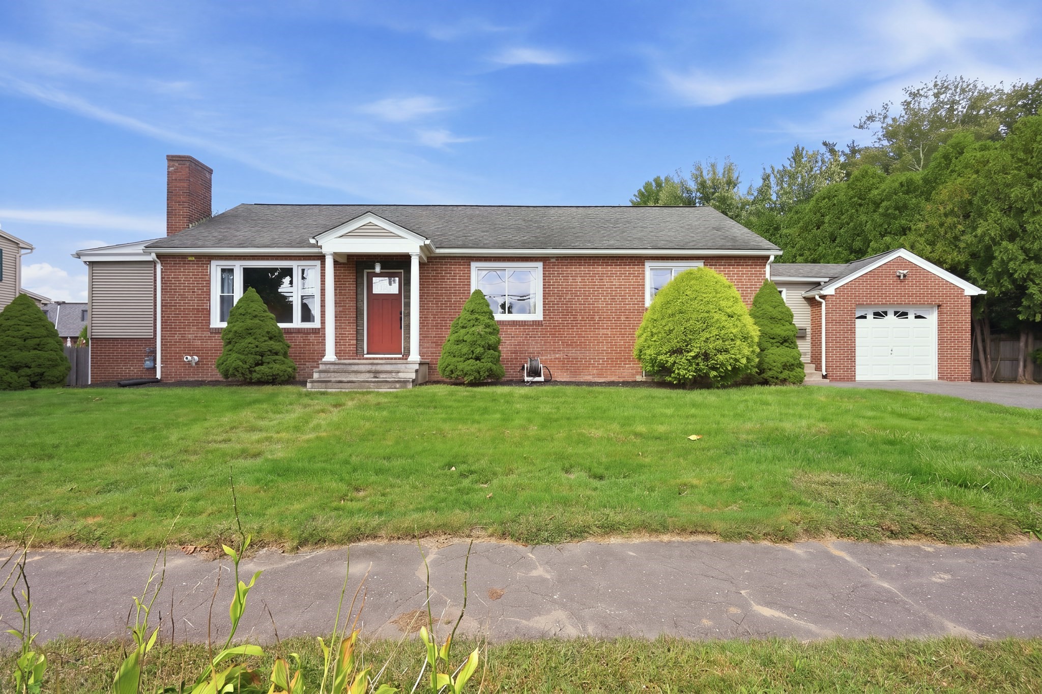 105 Edward St Property Photo 1