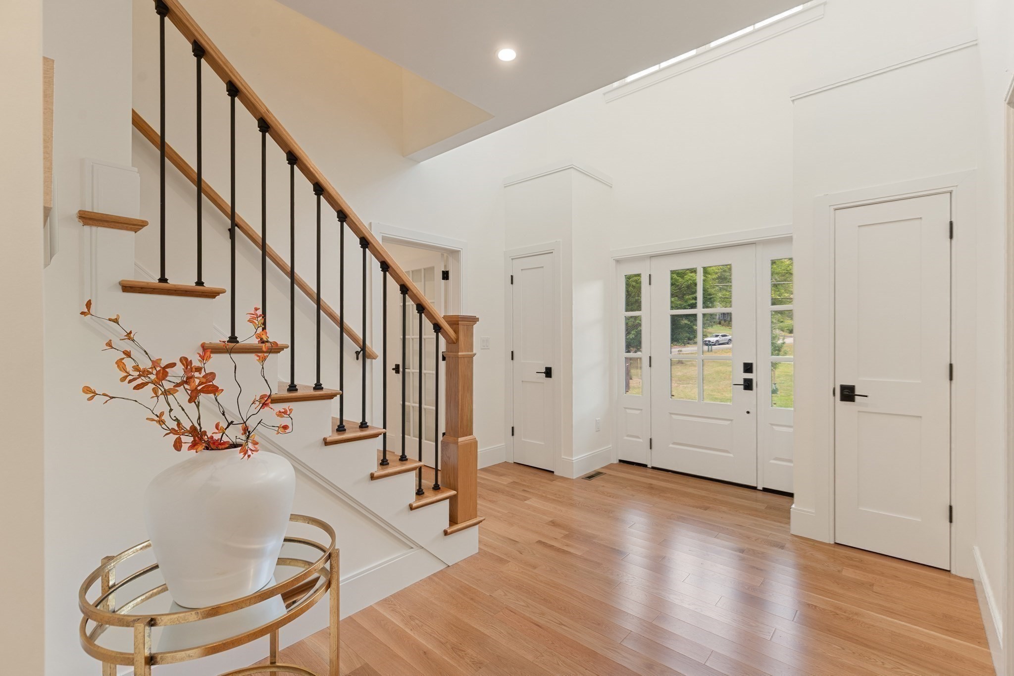 472 Summer Avenue Property Photo 3