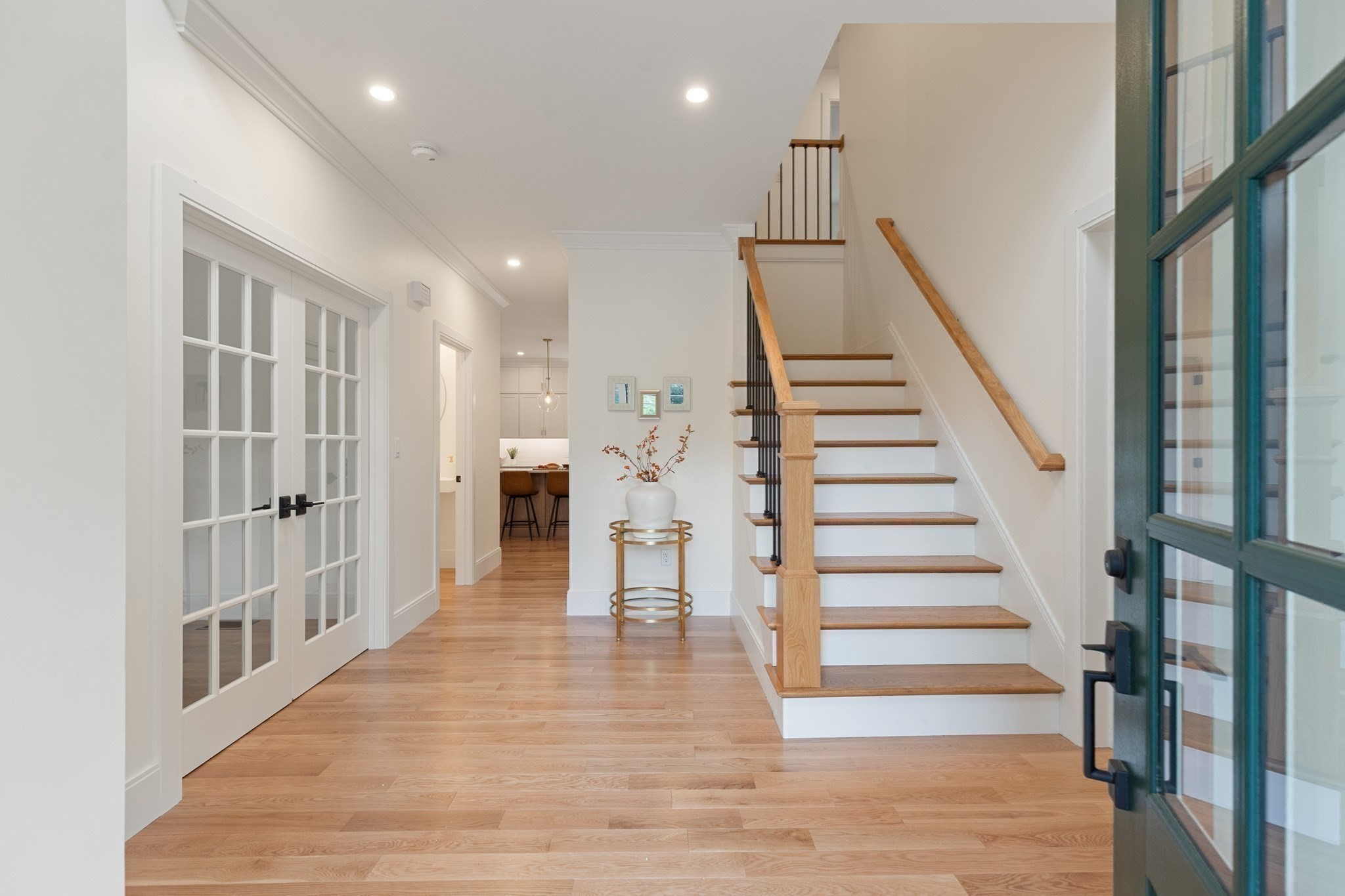 472 Summer Avenue Property Photo 4