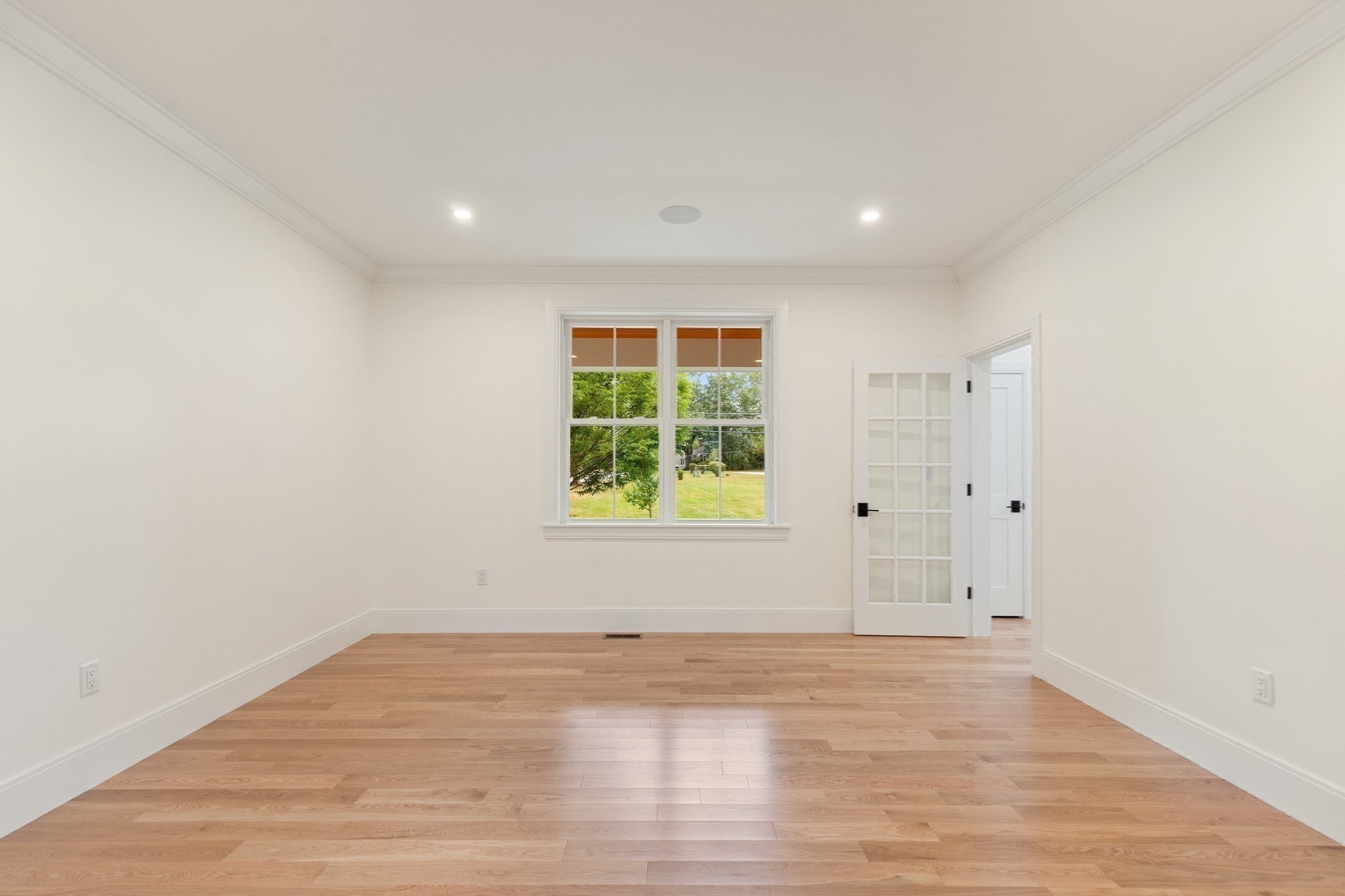 472 Summer Avenue Property Photo 16