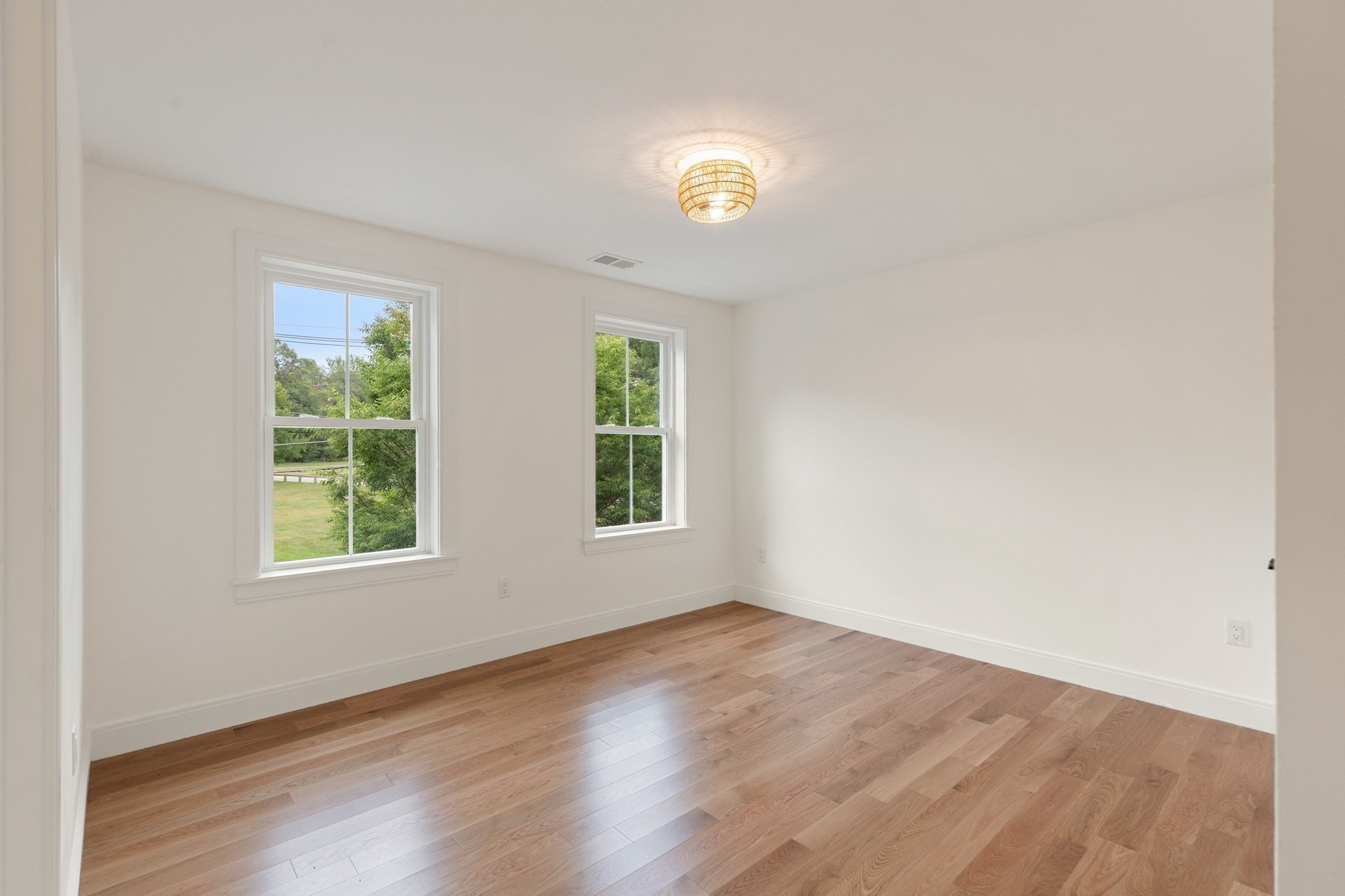 472 Summer Avenue Property Photo 21