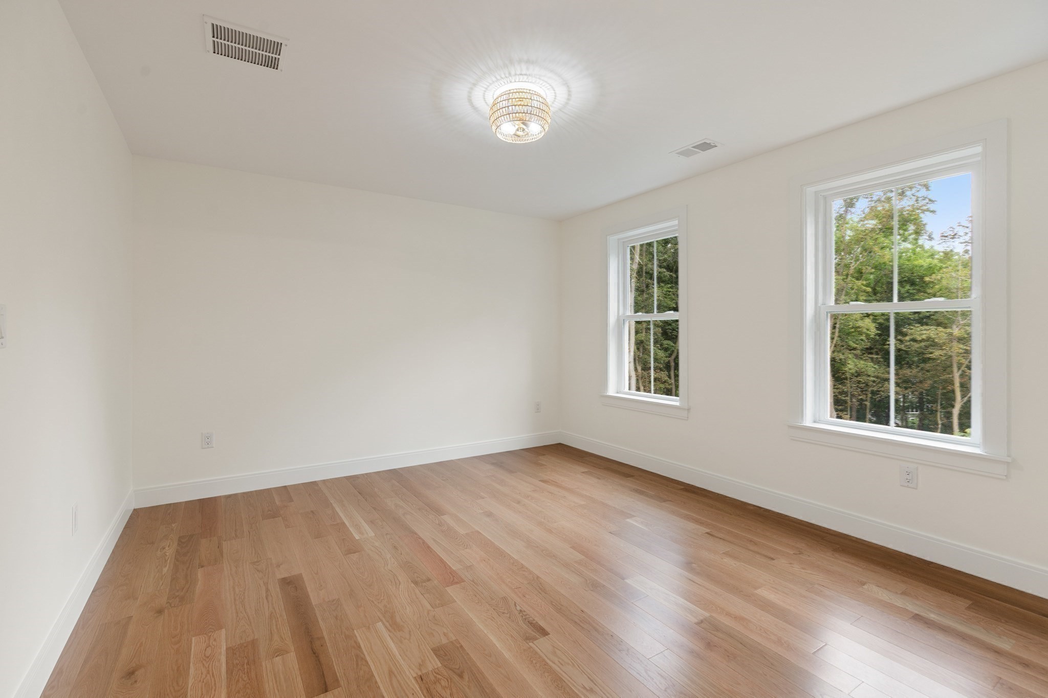 472 Summer Avenue Property Photo 22