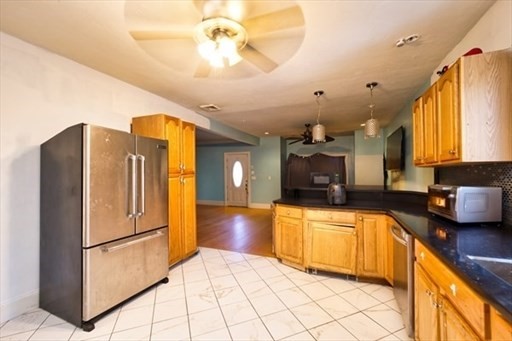 355 Peckham St Property Photo 5