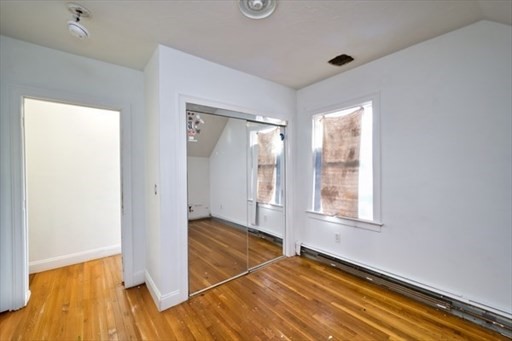 355 Peckham St Property Photo 6