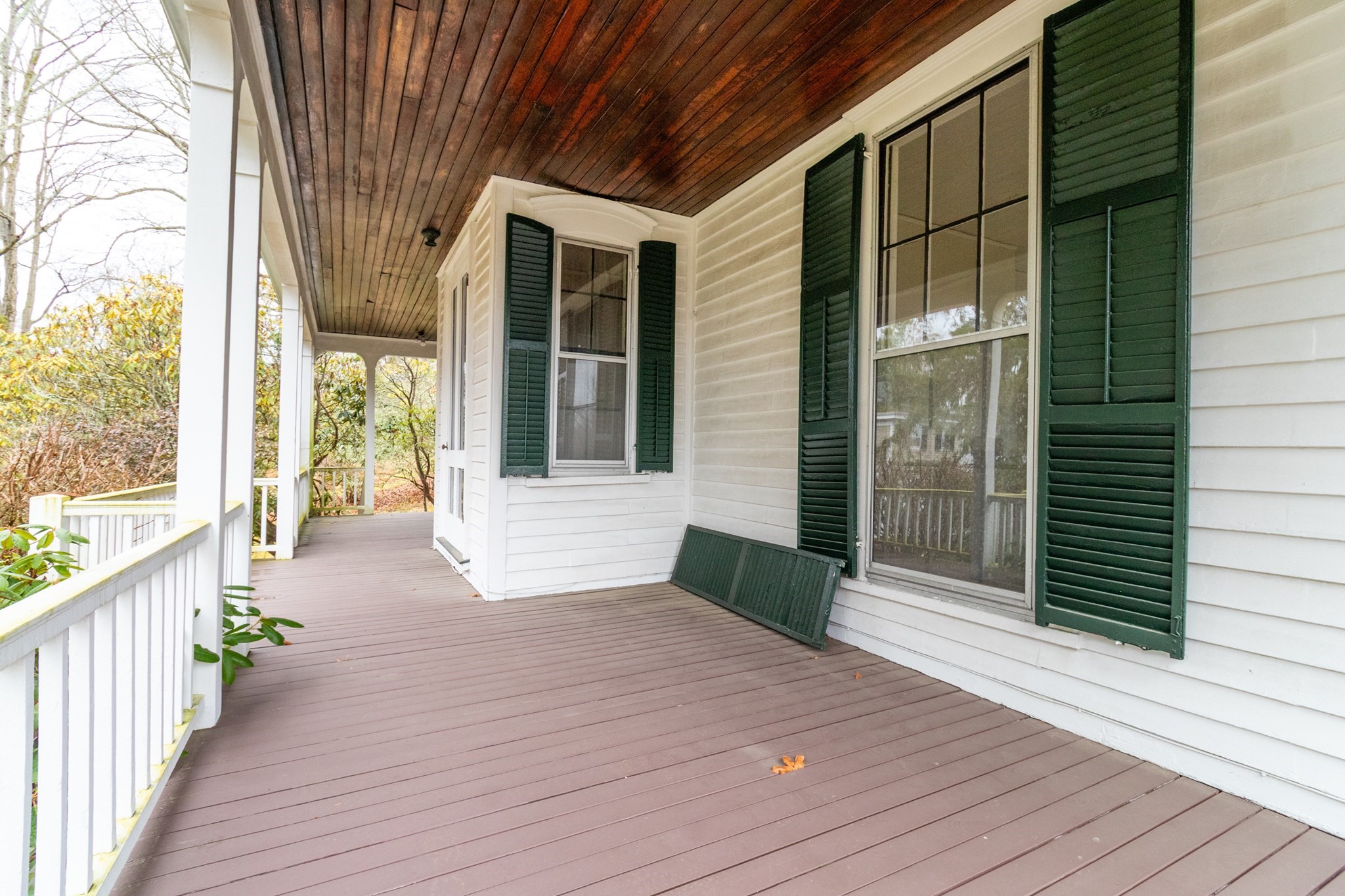 140 Pleasant St Property Photo 3