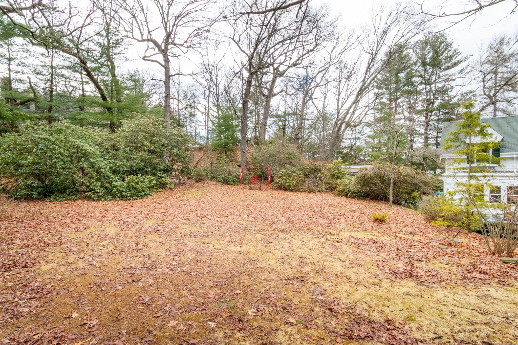 140 Pleasant St Property Photo 4