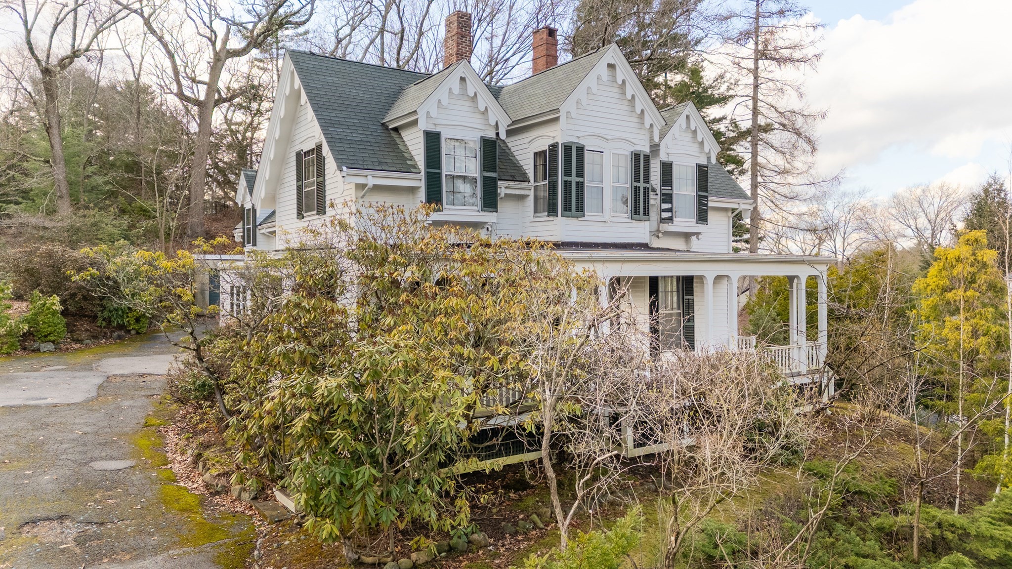 140 Pleasant St Property Photo 9