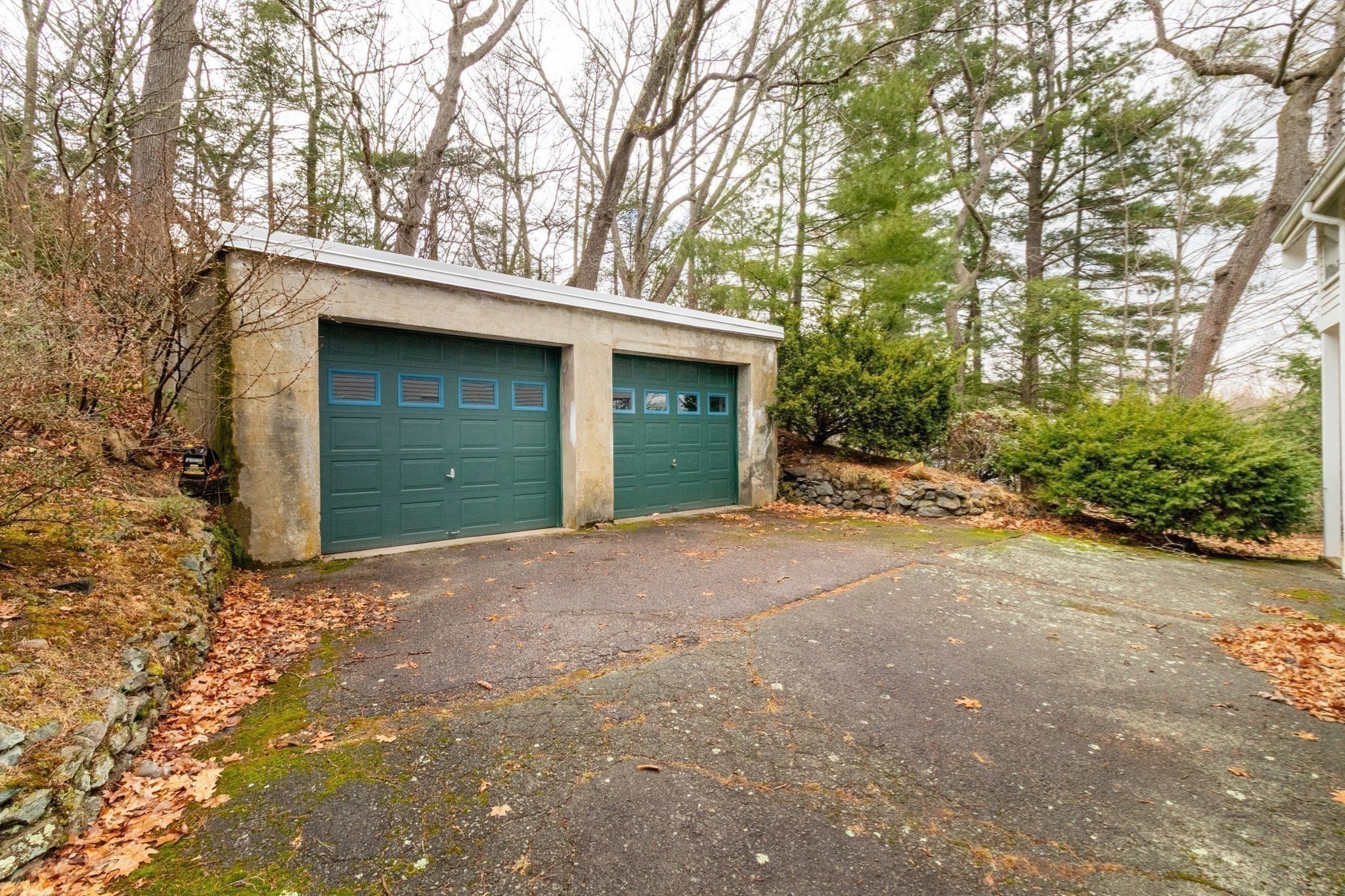 140 Pleasant St Property Photo 15