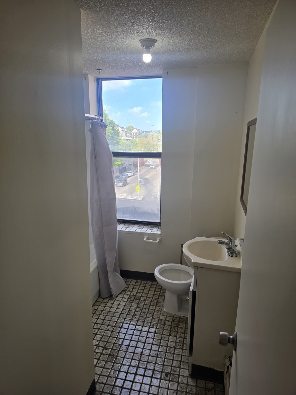 722 Dudley # 3 Property Photo 8