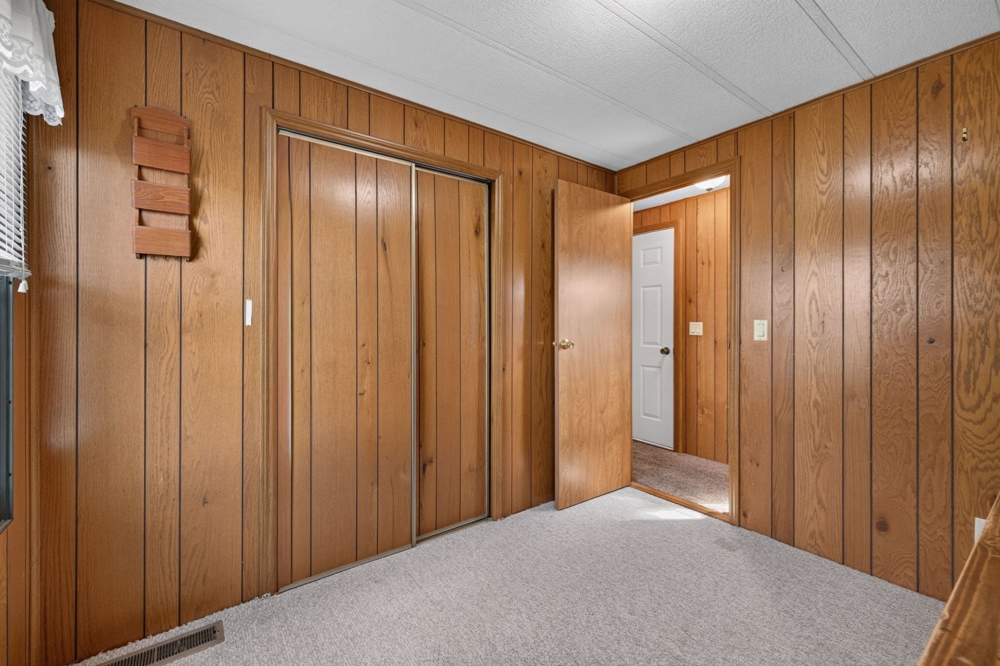 151 Easy St Property Photo 14