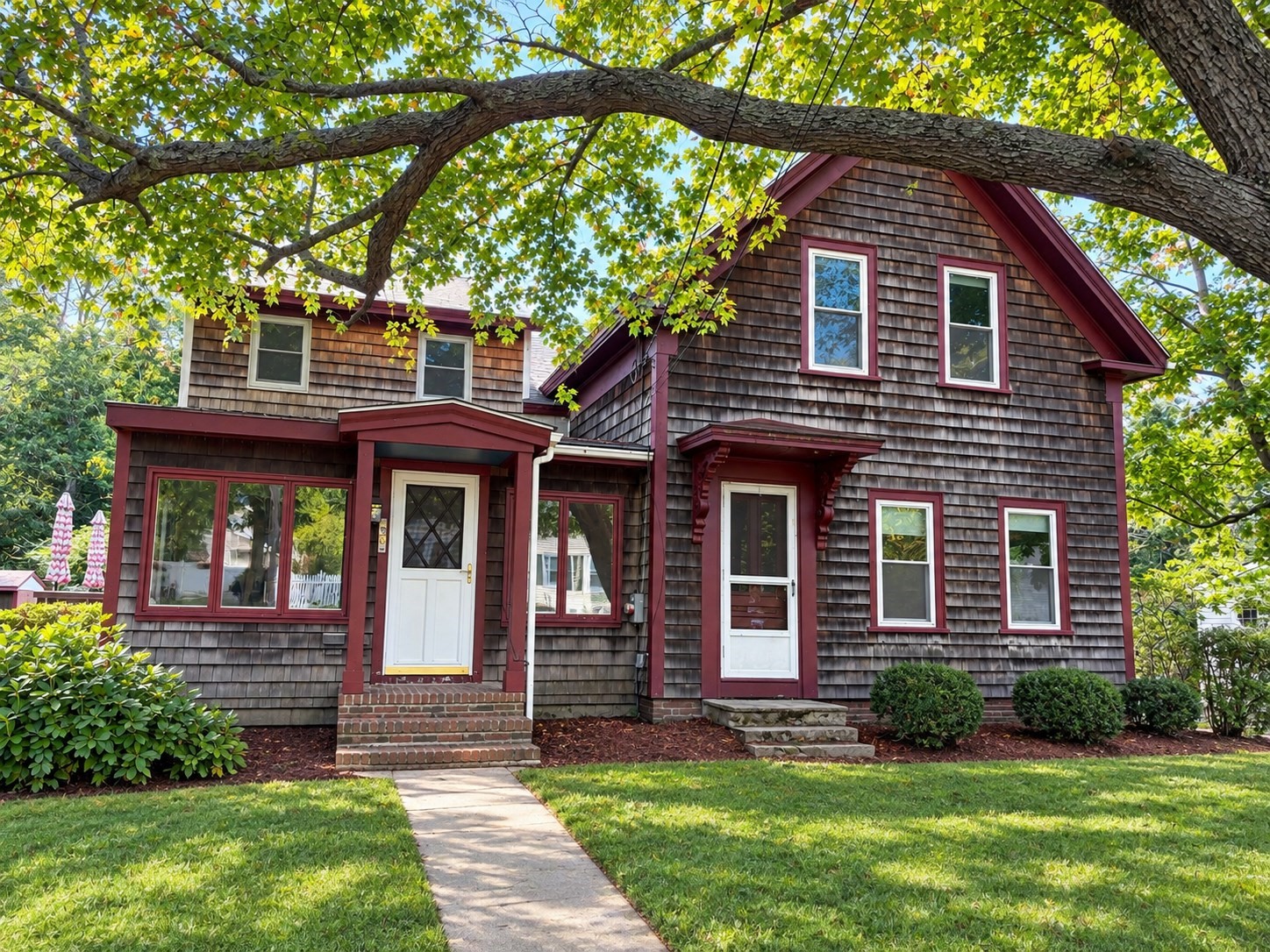 30 Cottage St Property Photo 1