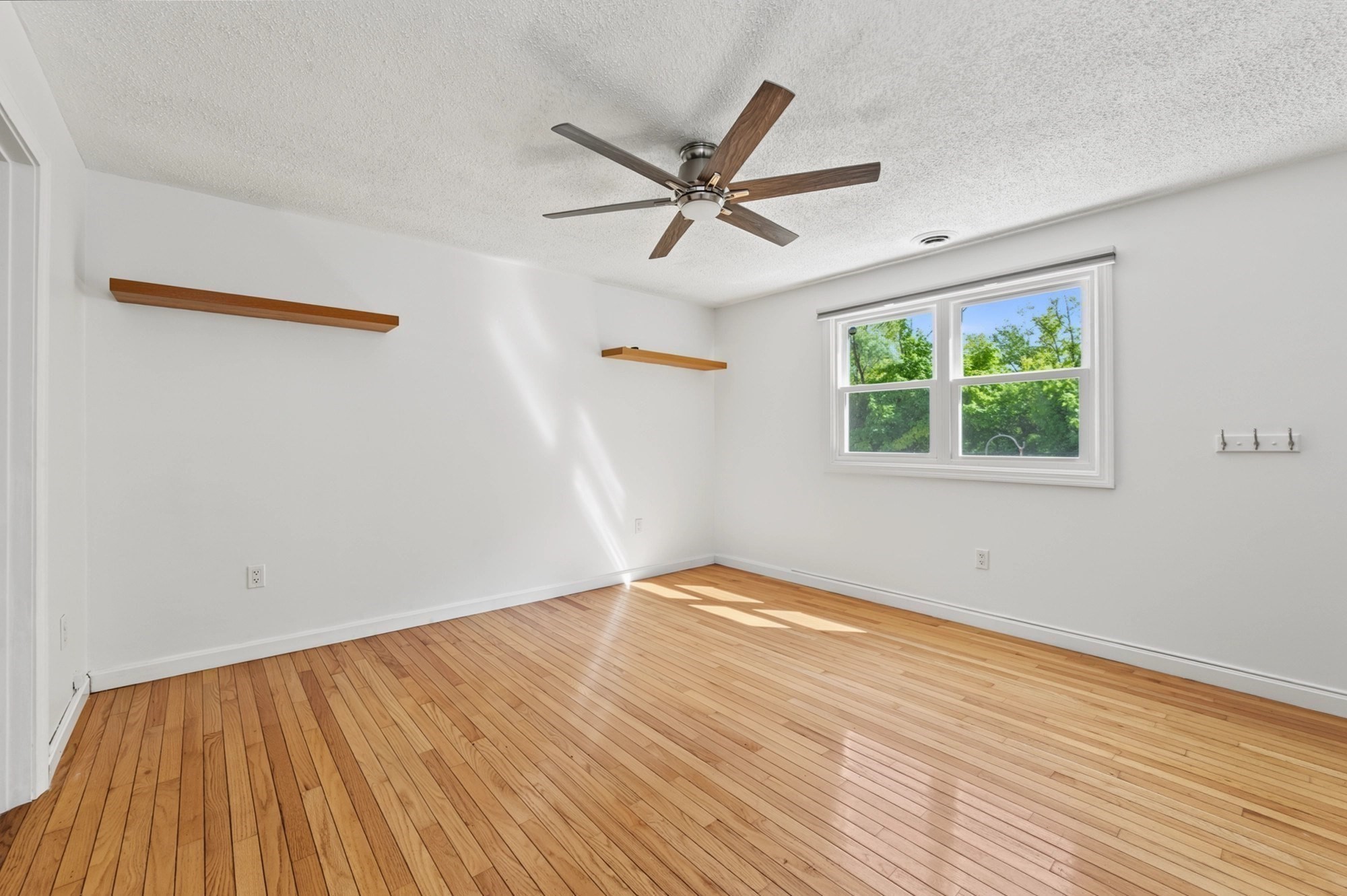 79 Arnold Ave # 79 Property Photo 5