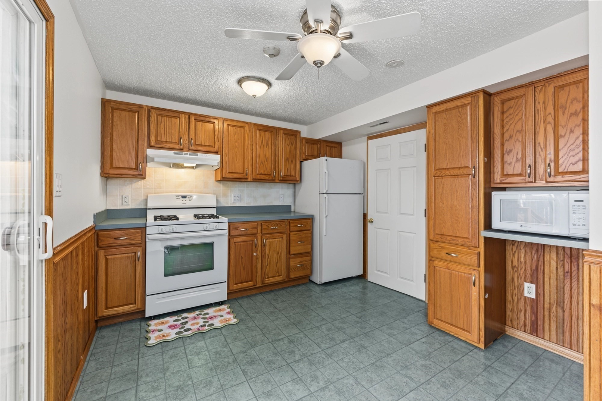 79 Arnold Ave # 79 Property Photo 10
