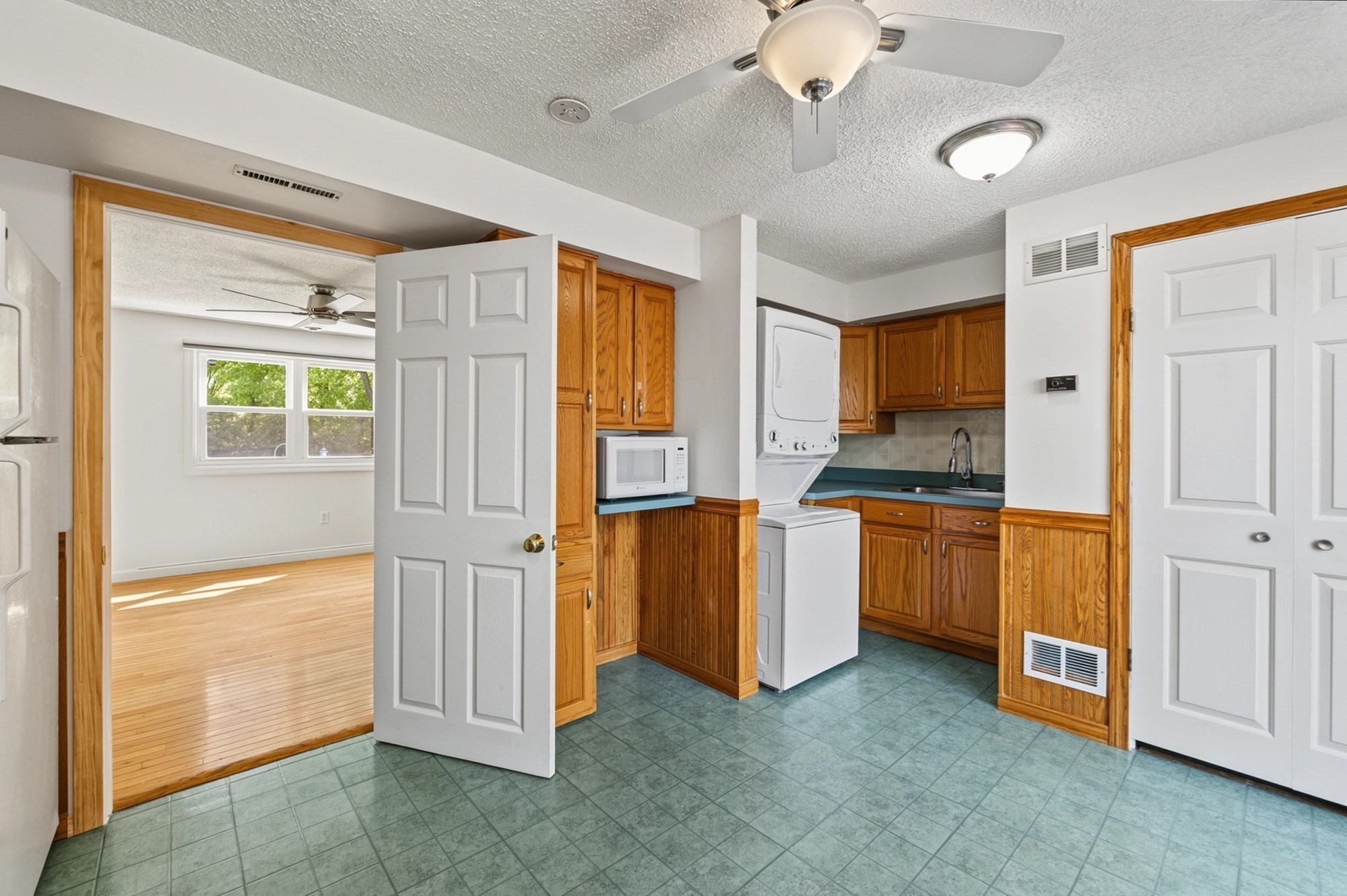 79 Arnold Ave # 79 Property Photo 11