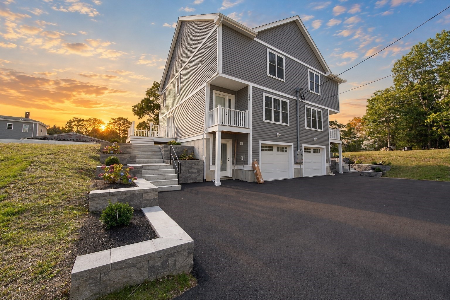580 Broad St # 2A
