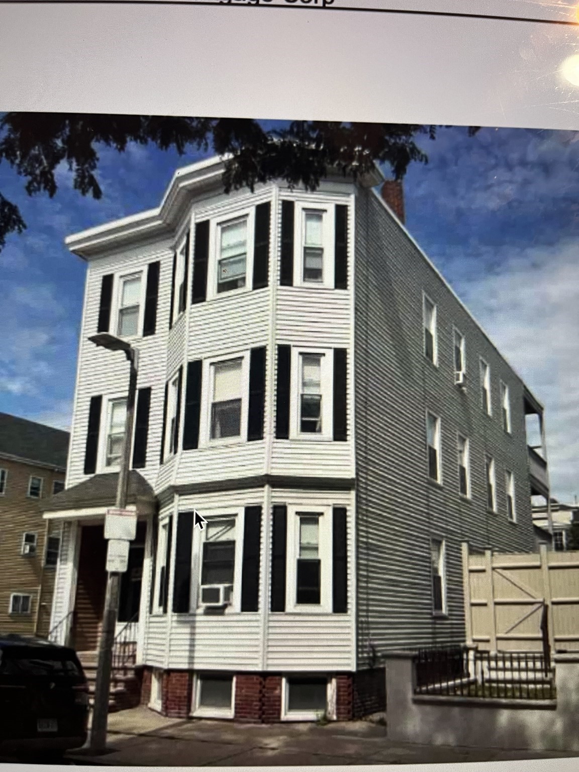 922 E Fourth St Property Photo 1