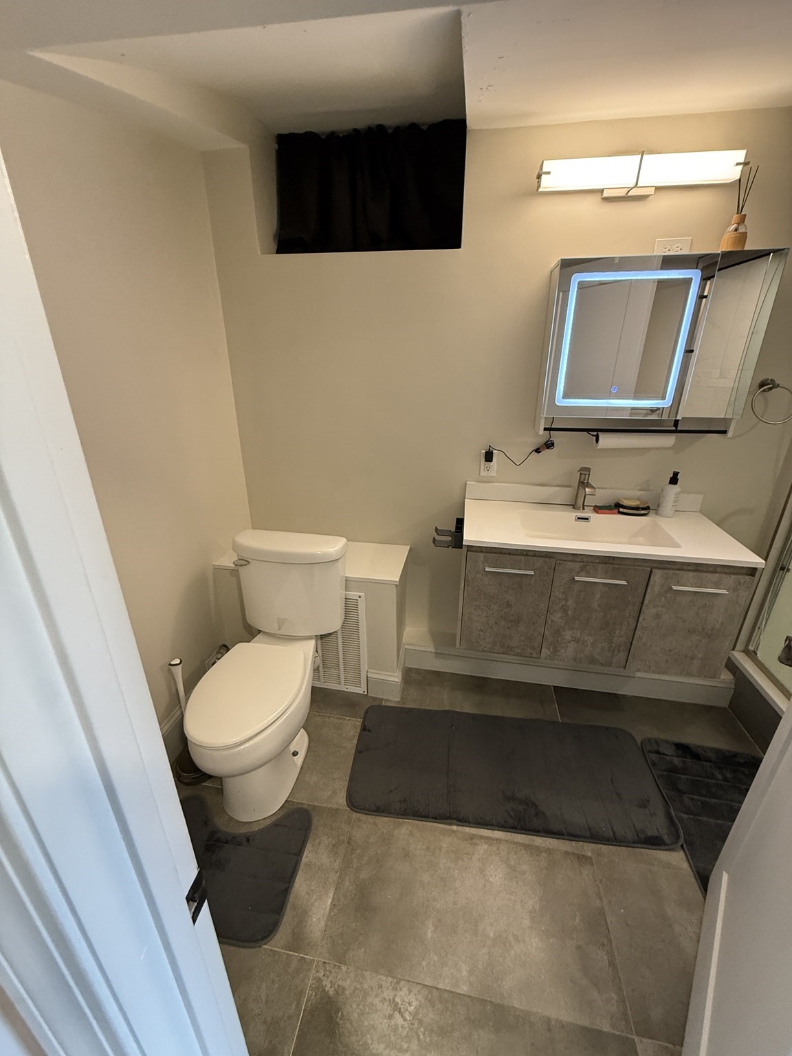 4 Robin Hood Road # 1 Property Photo 3