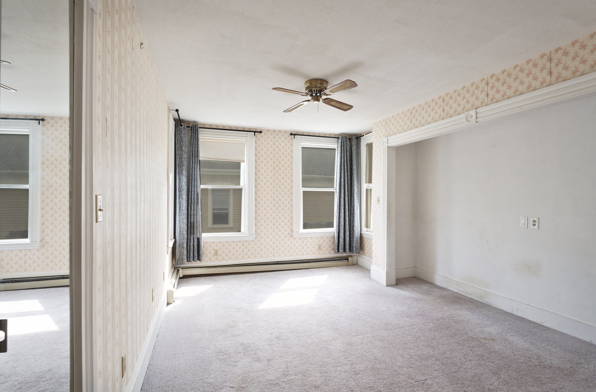 82 Hawthorne St Property Photo 10