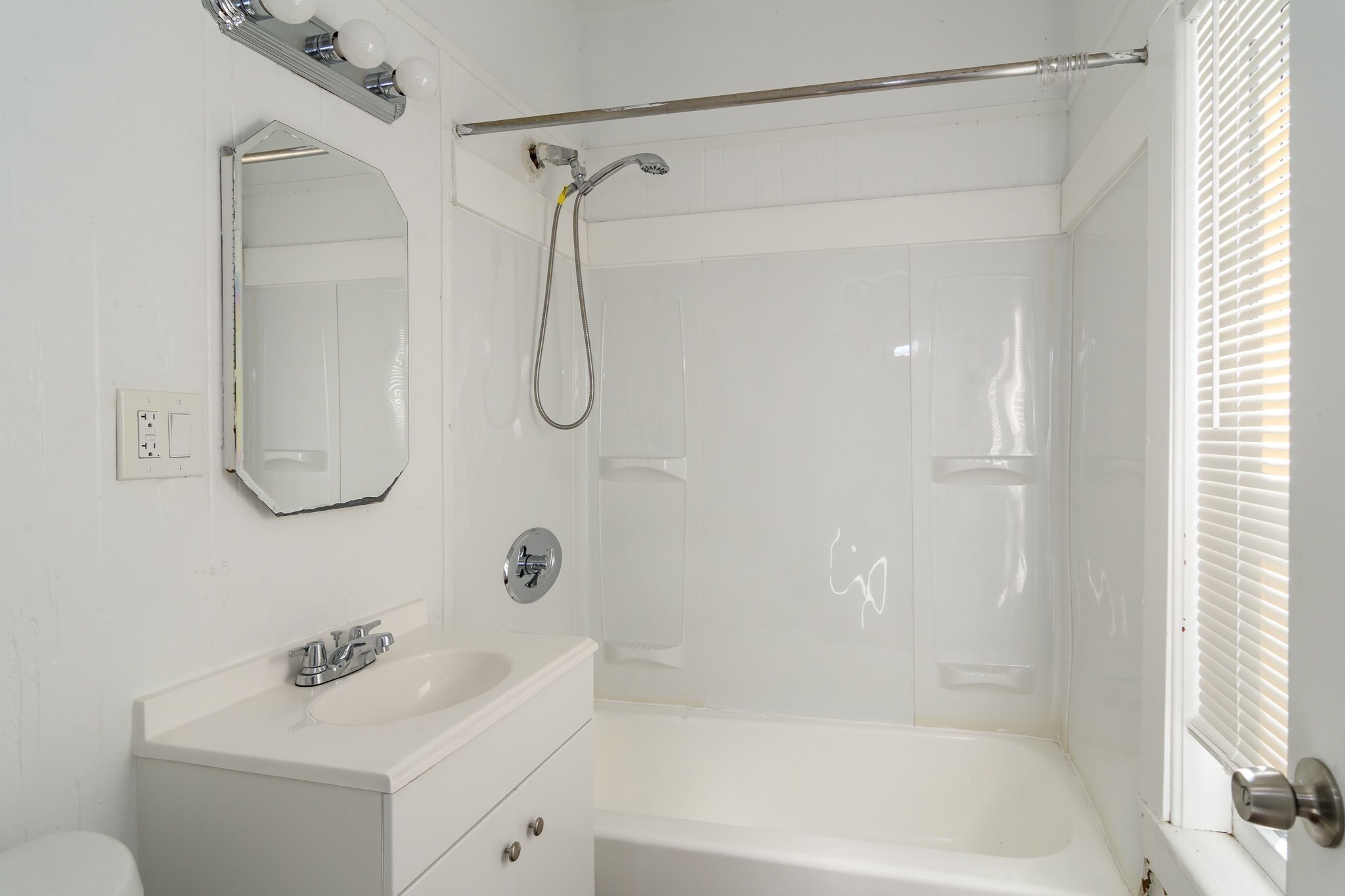 52 & 52.5 Wall St Property Photo 30