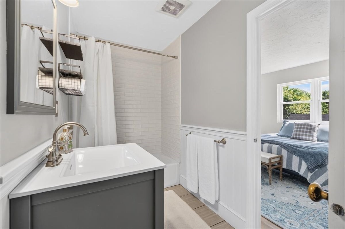 46 Tinson Rd # 9 Property Photo 16