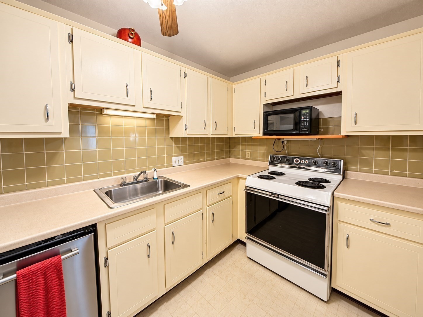 12 Kendall Ave # 17 Property Photo 10