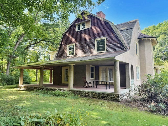 230 North Main Property Photo 4
