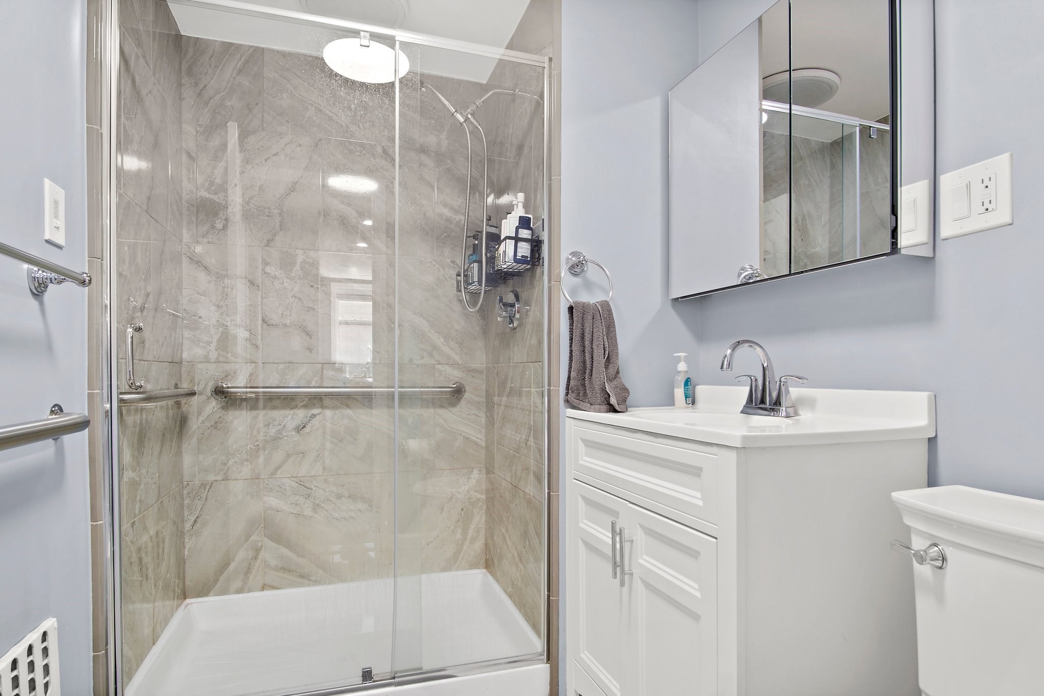 24 Englewood Ave # 24a Property Photo 12