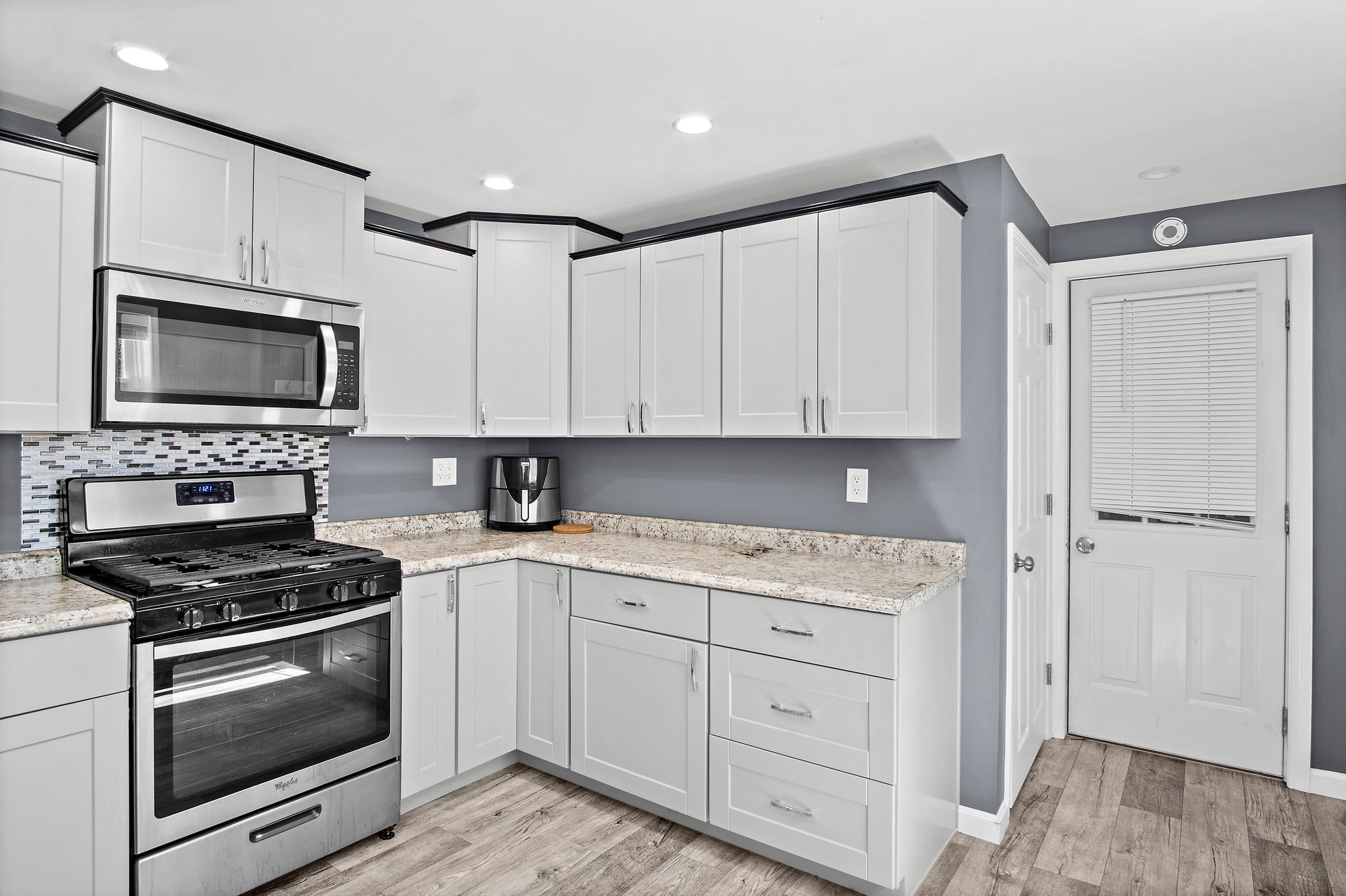 24 Englewood Ave # 24a Property Photo 17