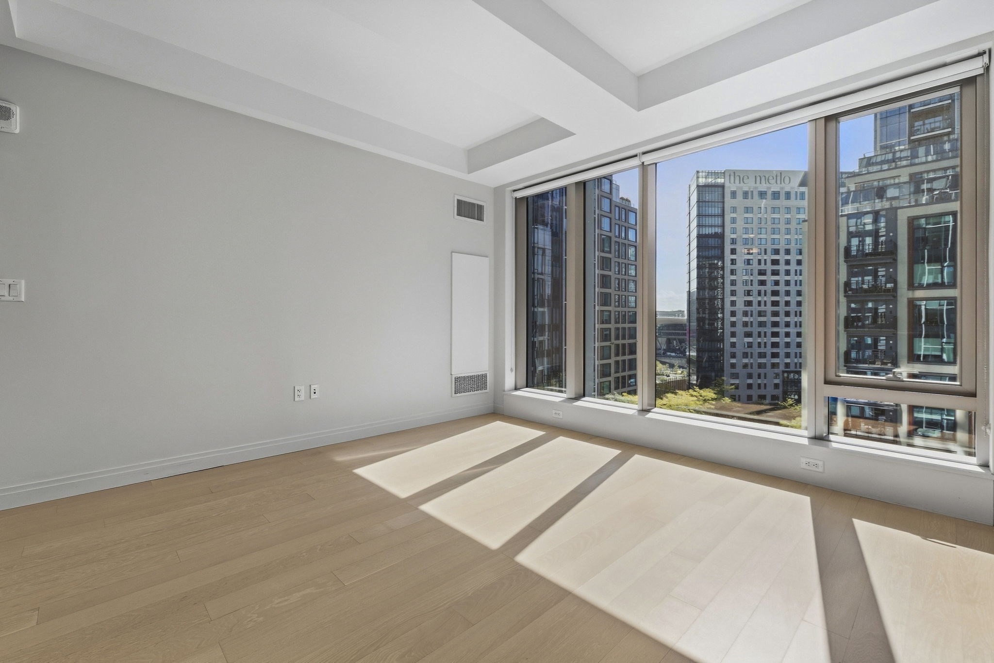 133 Seaport Blvd # 1107 Property Photo 4