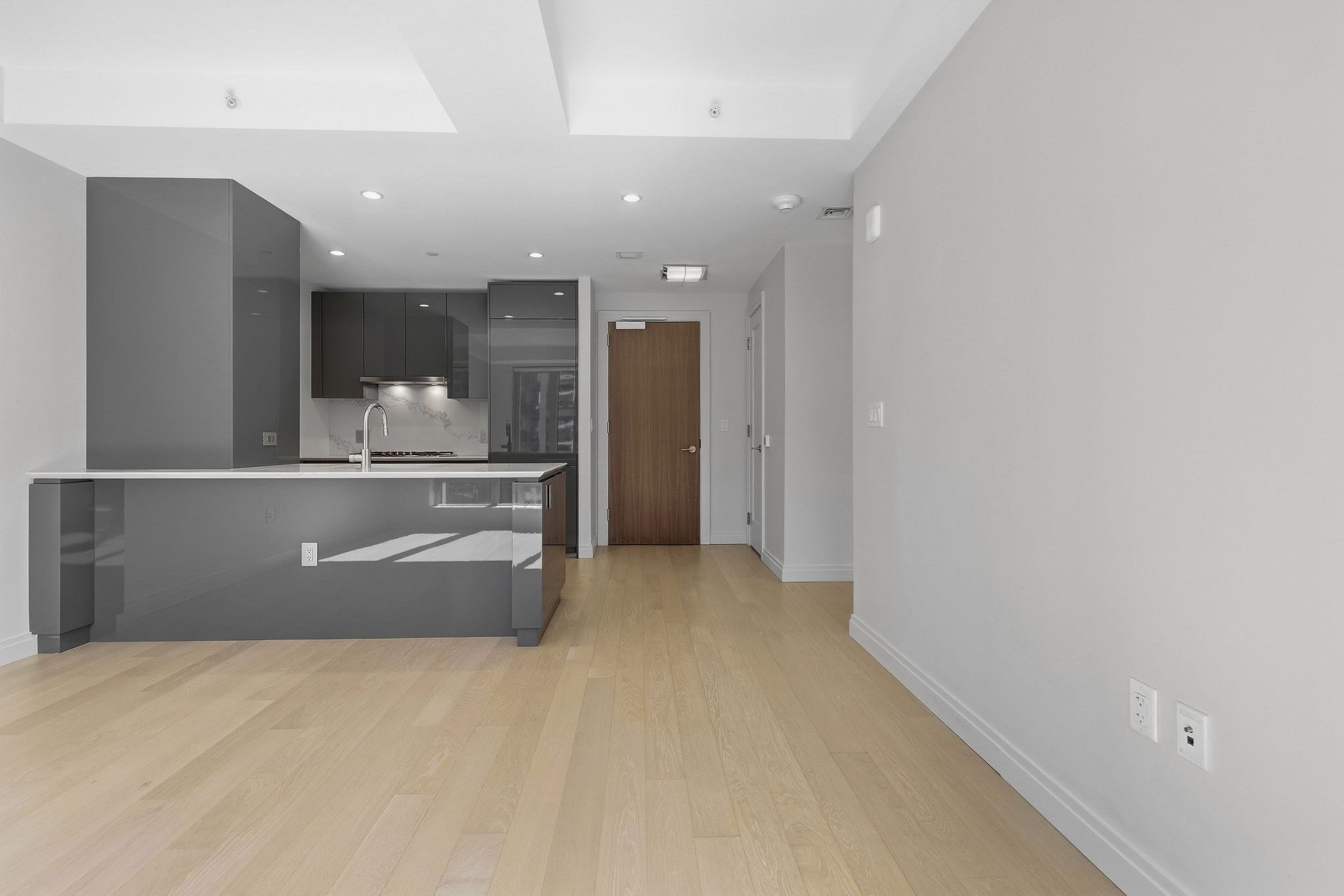 133 Seaport Blvd # 1107 Property Photo 5