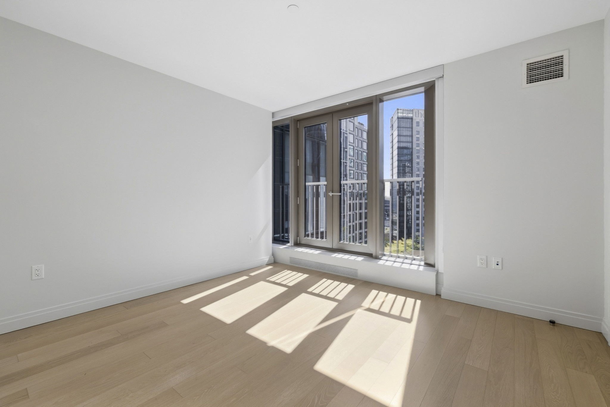 133 Seaport Blvd # 1107 Property Photo 10