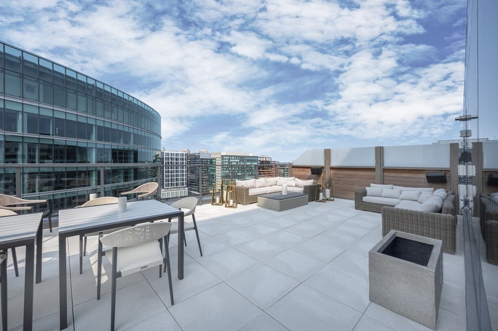 133 Seaport Blvd # 1107 Property Photo 28