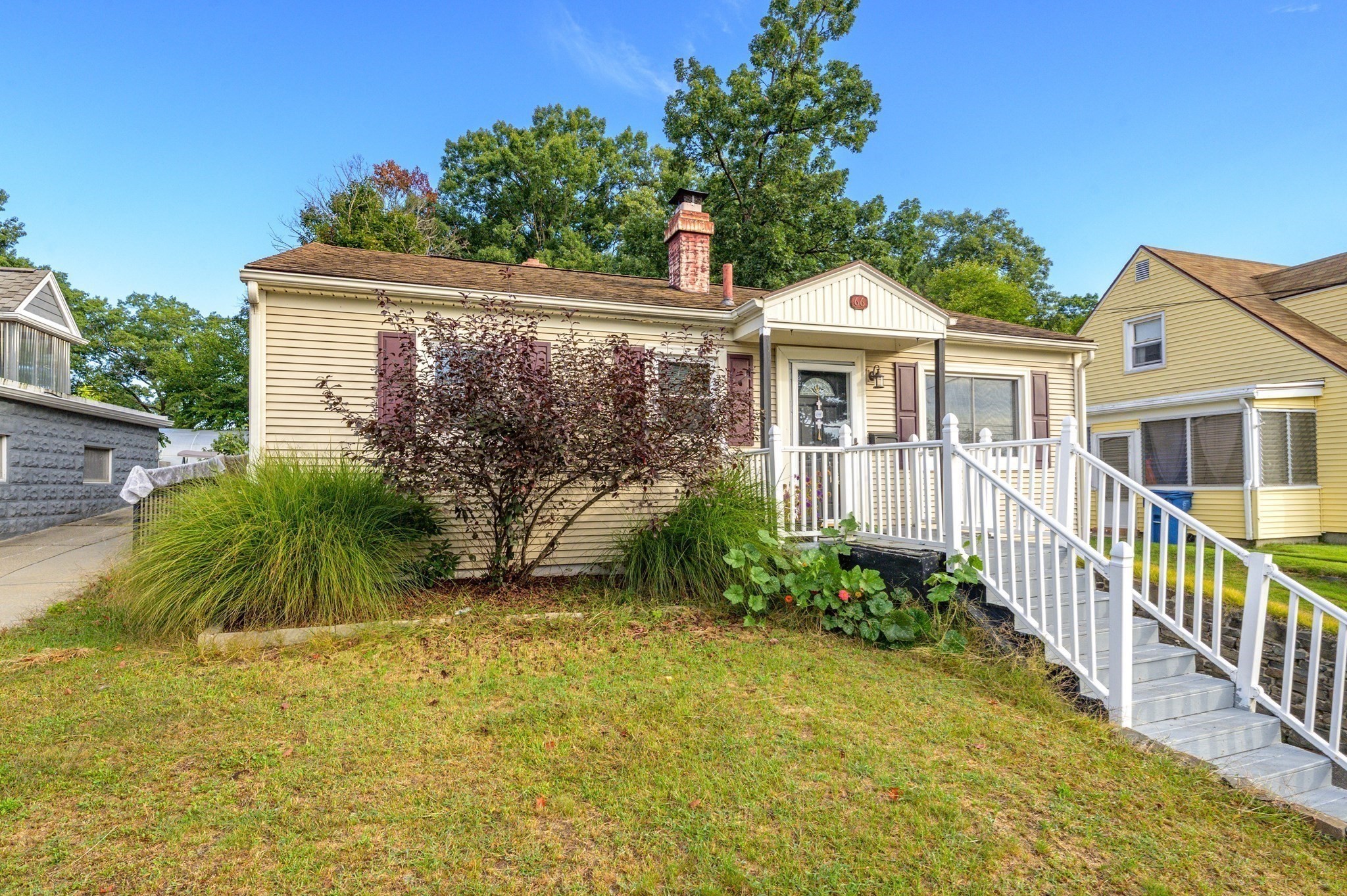 66 Hillside Ave Property Photo 3