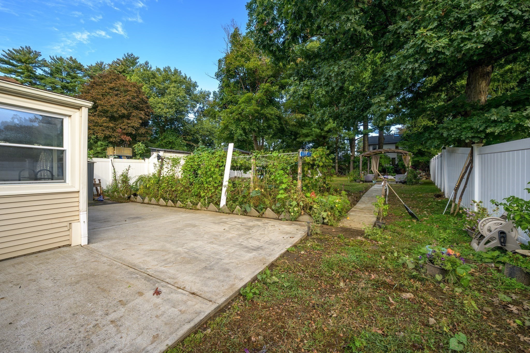 66 Hillside Ave Property Photo 26
