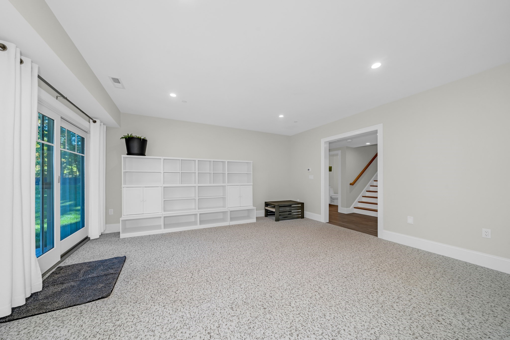 10 Robert Dr # 10 Property Photo 28